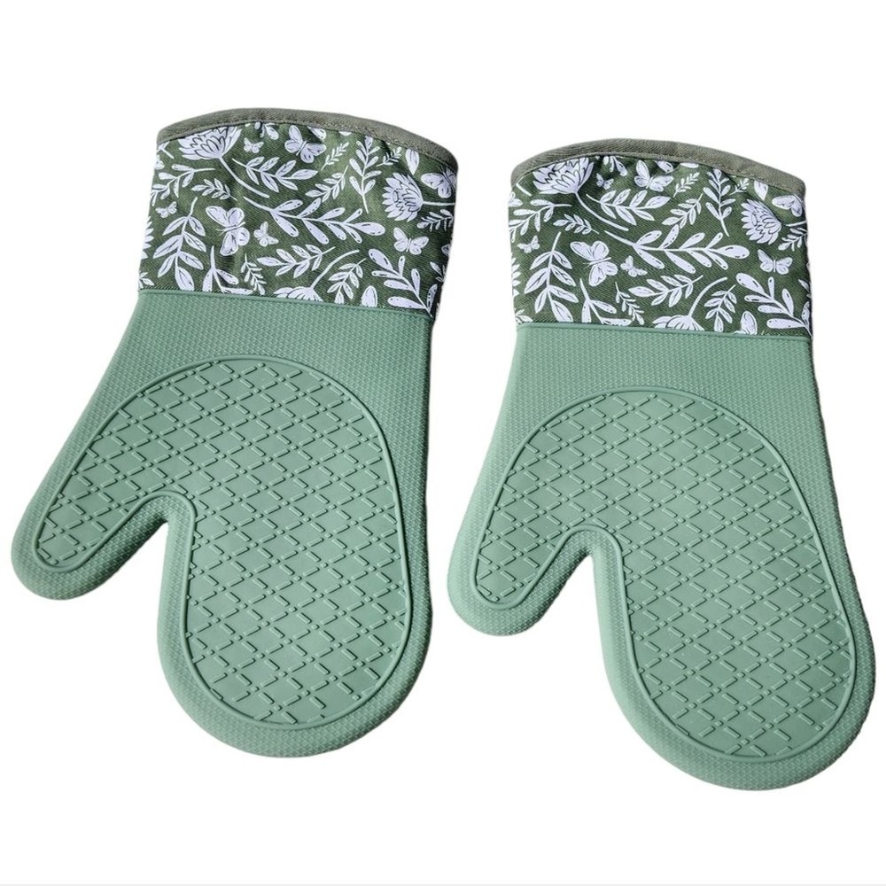 Bakers Choice Set of 2 Premium Cotton and Silicone Oven Mitts Printed Green 13in